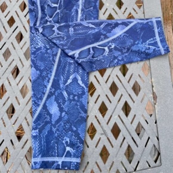 Victorias Secret Leggings Womens Size 10 Blue Snake Print 7/8 Length High Rise - Picture 9 of 11